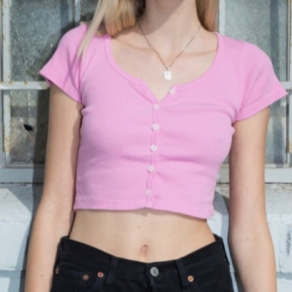 BRANDY MELVILLE LIGHT PINK CROPPED BUTTON DOWN TOP